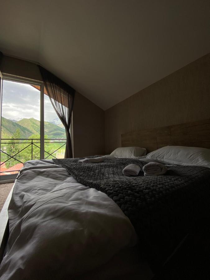 Uptown Boutique Kazbegi Stepantsminda Exterior foto