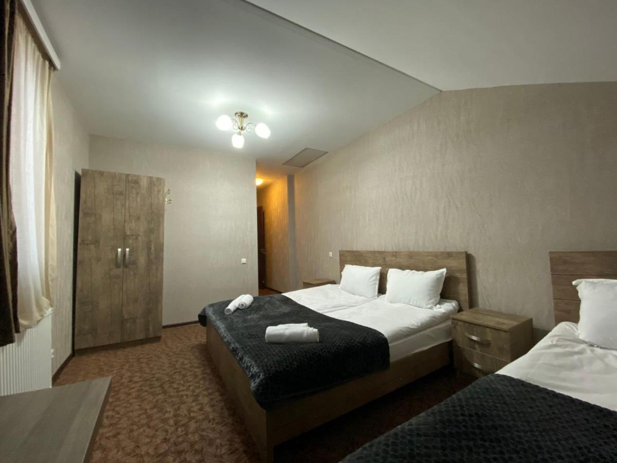 Uptown Boutique Kazbegi Stepantsminda Exterior foto