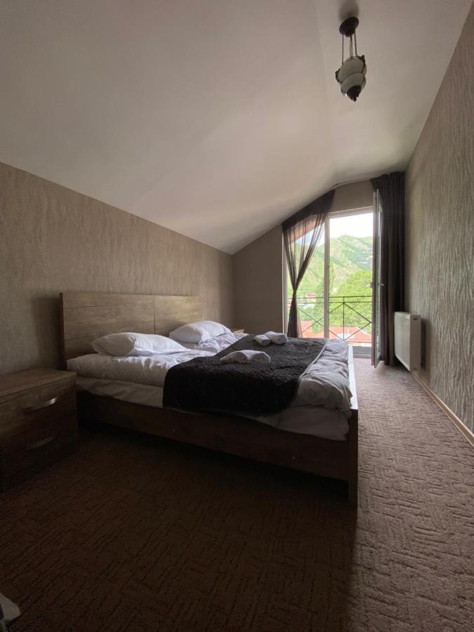 Uptown Boutique Kazbegi Stepantsminda Exterior foto