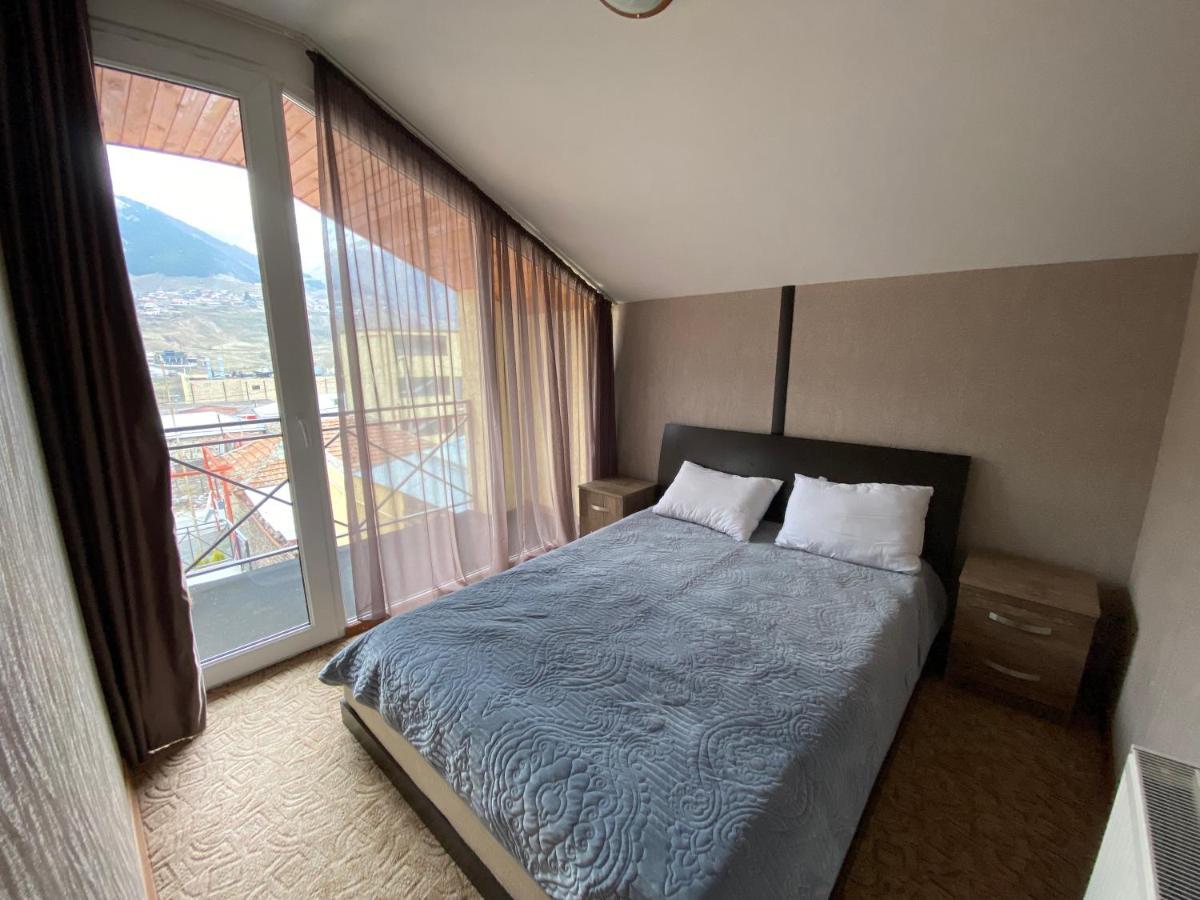 Uptown Boutique Kazbegi Stepantsminda Exterior foto