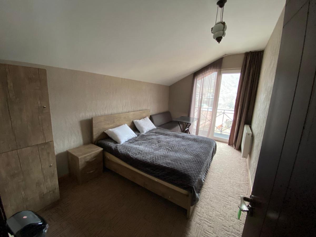 Uptown Boutique Kazbegi Stepantsminda Exterior foto