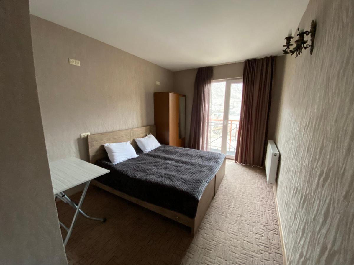 Uptown Boutique Kazbegi Stepantsminda Exterior foto