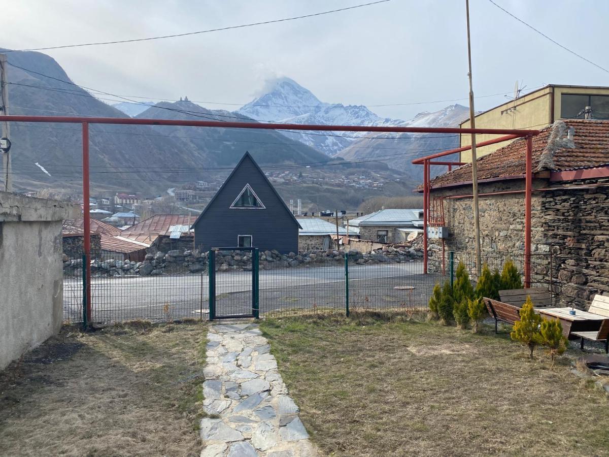 Uptown Boutique Kazbegi Stepantsminda Exterior foto