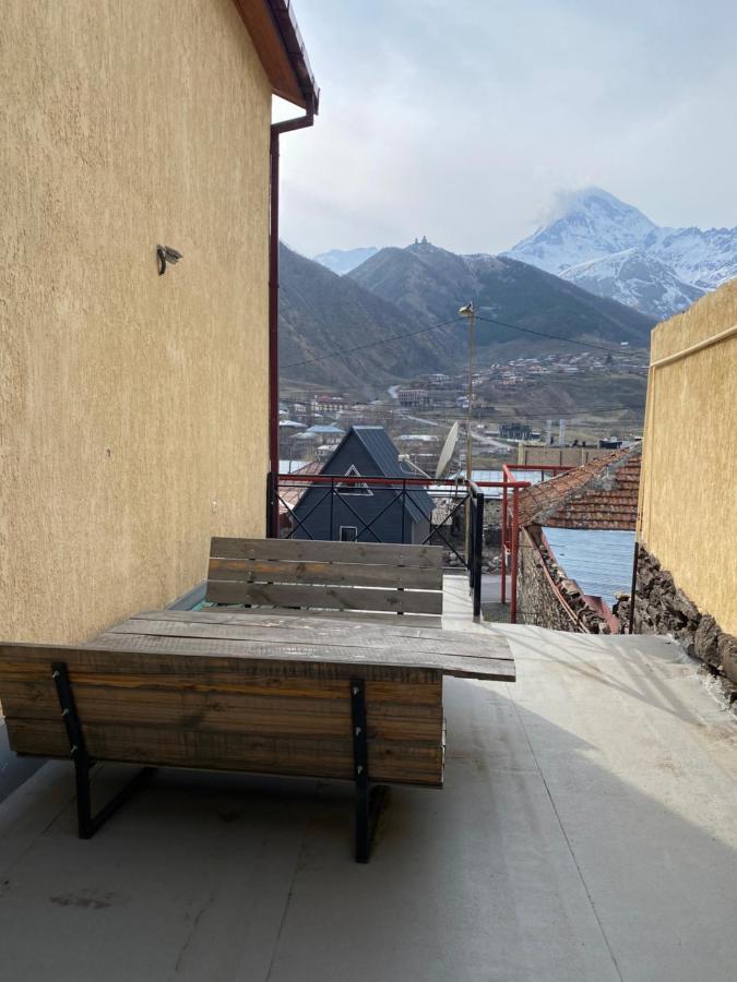 Uptown Boutique Kazbegi Stepantsminda Exterior foto