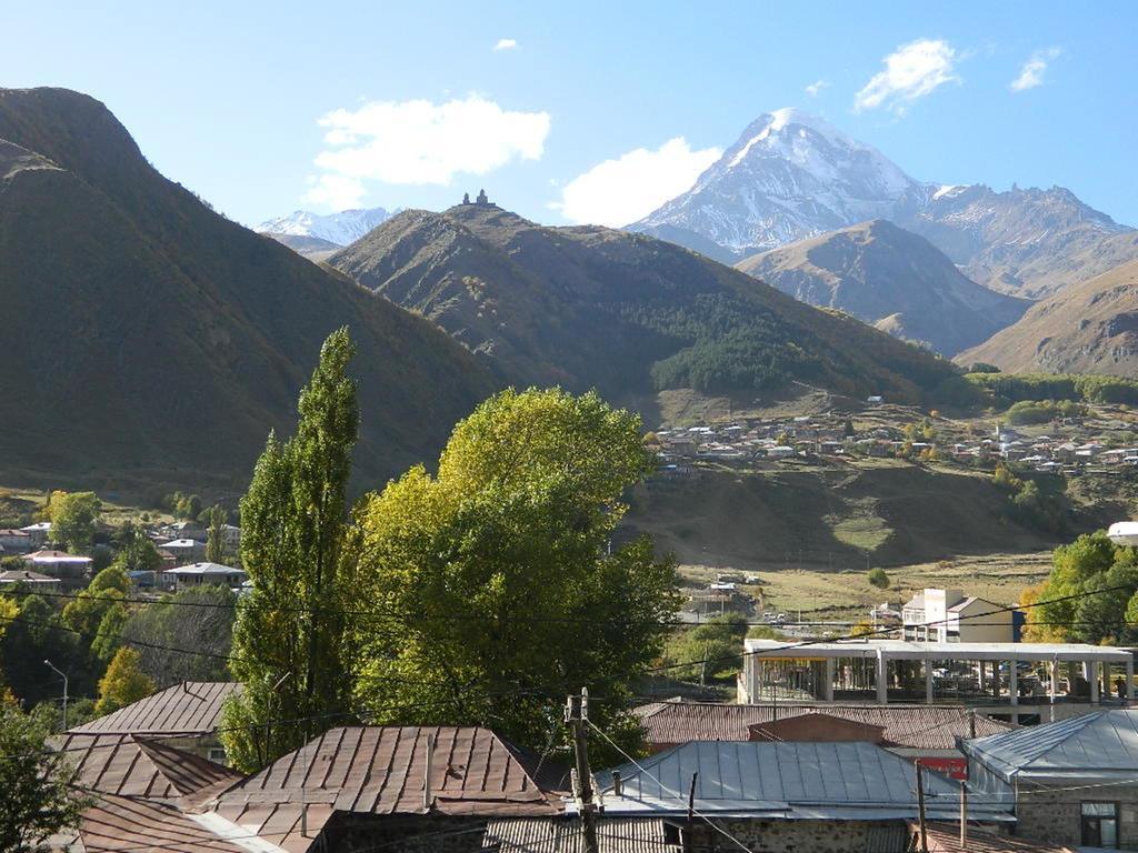 Uptown Boutique Kazbegi Stepantsminda Exterior foto