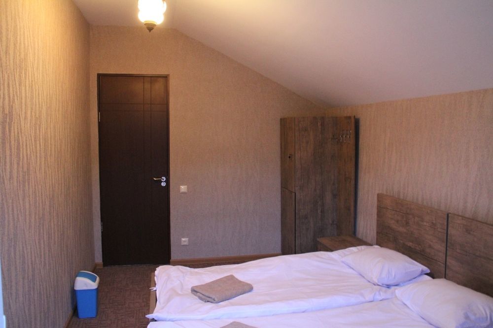 Uptown Boutique Kazbegi Stepantsminda Exterior foto