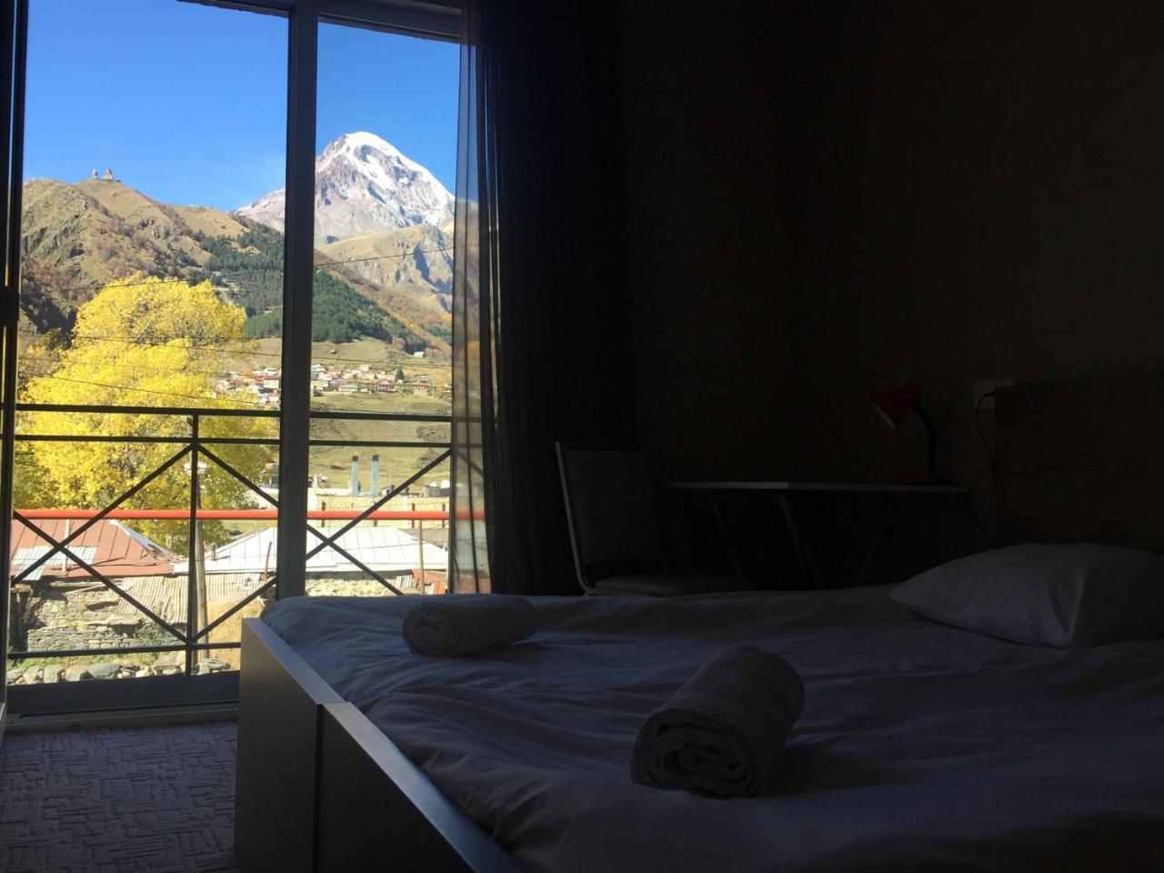 Uptown Boutique Kazbegi Stepantsminda Exterior foto